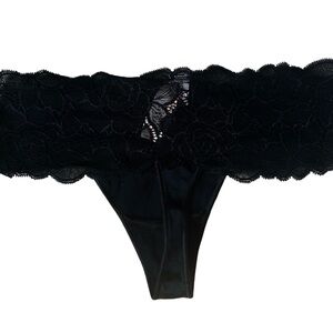 NWT Vintage Victoria’s Secret Very Sexy Black Lace Thong Panty Size Small